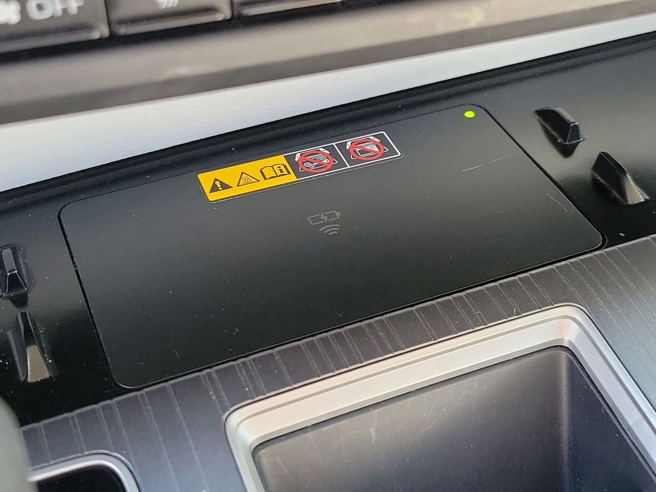 Used 2025 Toyota Sienna LE image 30