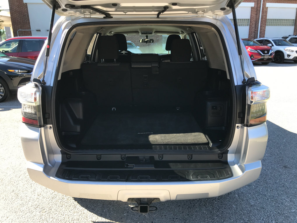 Used 2018 Toyota 4Runner SR5 AWD/4WD image 24
