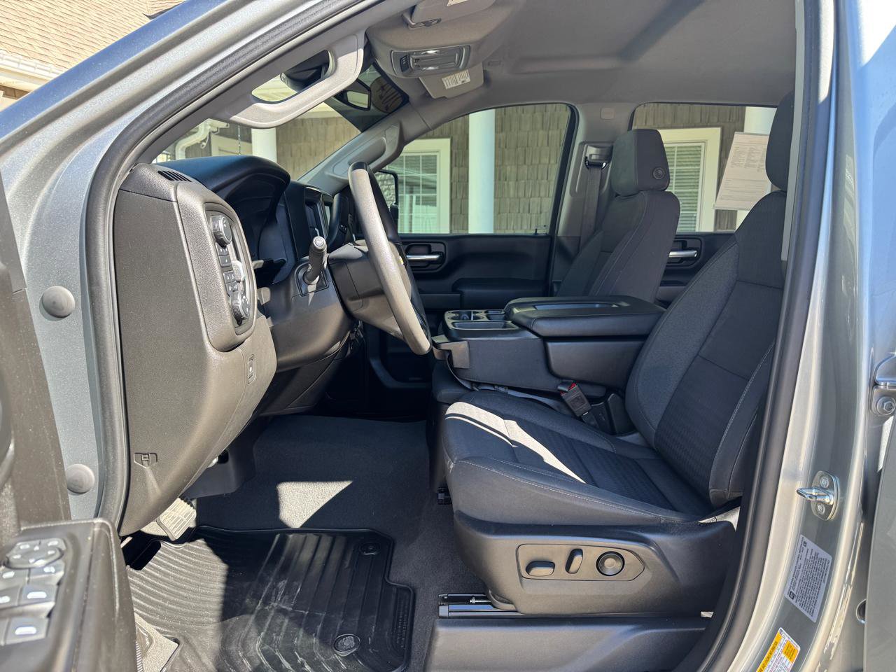 Used 2024 Chevrolet Silverado 2500 Custom w/ Custom Value Package image 12