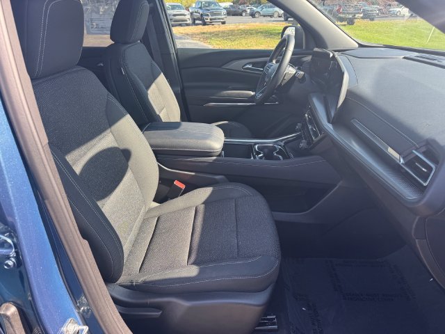 Used 2025 Chevrolet Traverse LT w/ LPO, Floor Liner Package AWD/4WD image 14