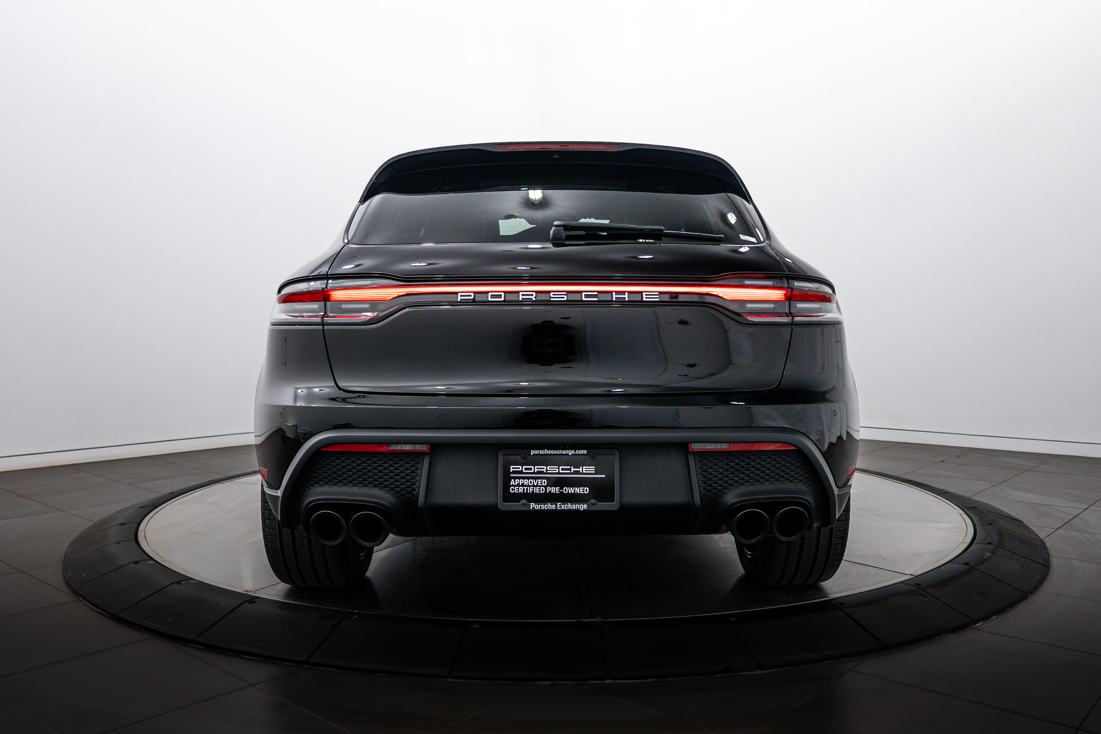 Certified 2026 Porsche Macan AWD/4WD image 6