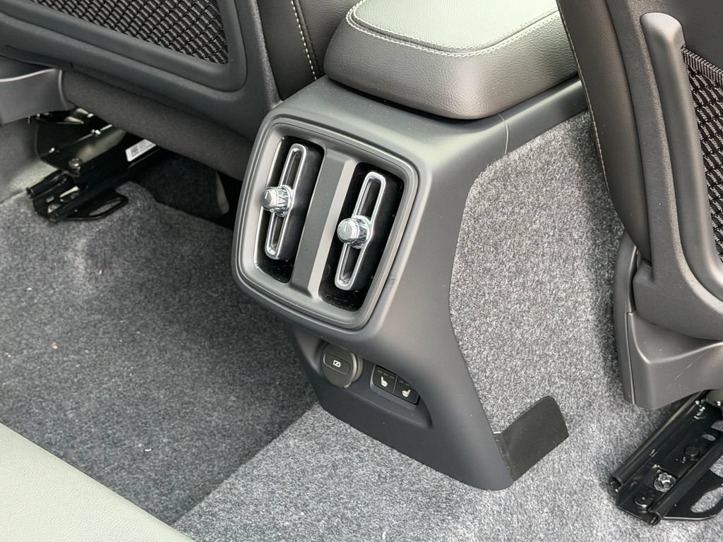 New 2026 Volvo XC40 B5 Core w/ Climate Package AWD/4WD image 12