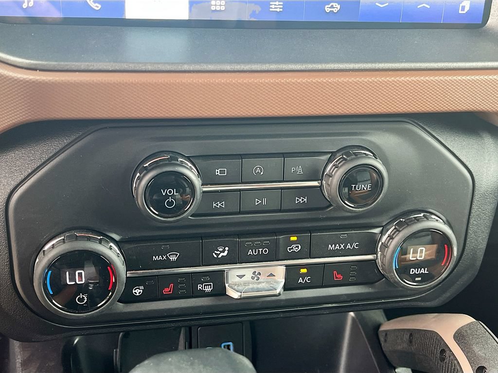 Used 2024 Ford Bronco Outer Banks AWD/4WD image 16