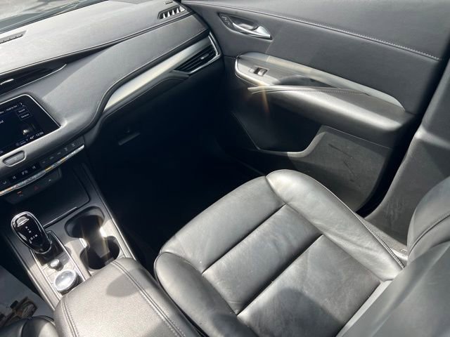 Used 2023 Cadillac XT4 Premium Luxury image 11