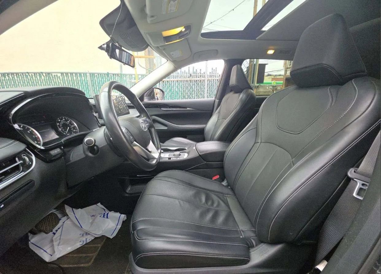 Used 2023 INFINITI QX60 Pure w/ Cargo Package image 41