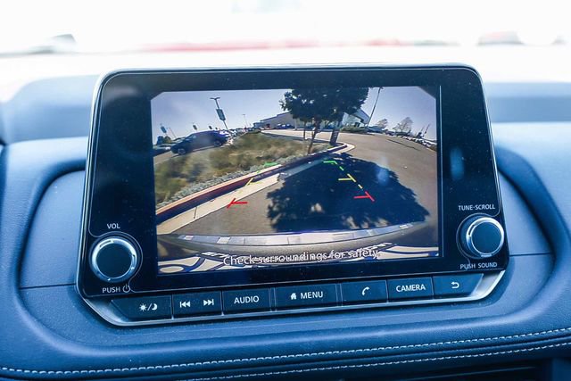 Used 2023 Nissan Rogue SV image 18