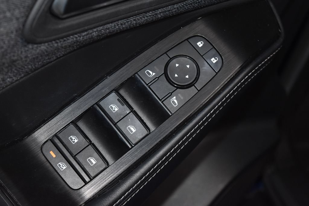 Used 2023 Nissan Rogue SV FWD image 5