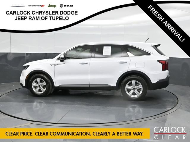Used 2023 Kia Sorento LX FWD image 9