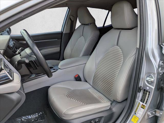 Used 2022 Toyota Camry SE w/ Audio Upgrade Package FWD image 15