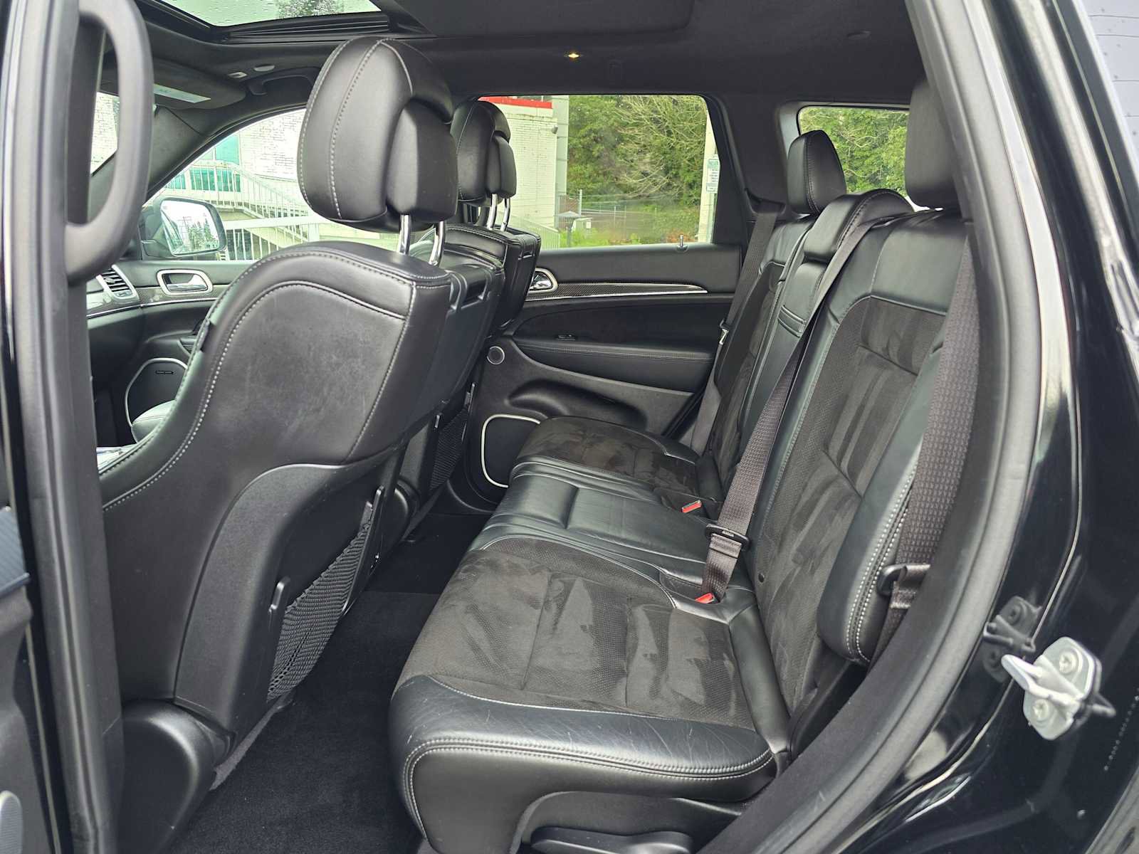 Used 2019 Jeep Grand Cherokee SRT image 16