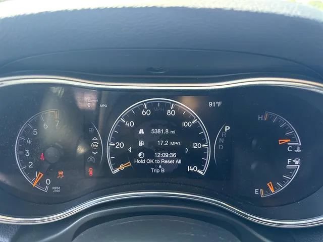 Used 2020 Jeep Grand Cherokee Laredo AWD/4WD image 10