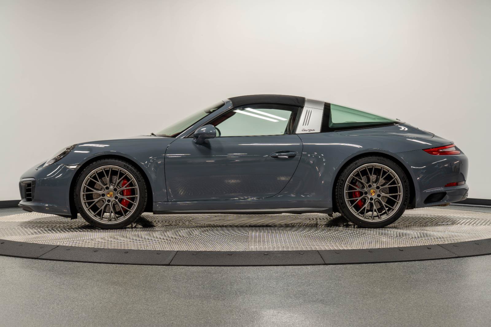 Used 2017 Porsche 911 Targa 4S AWD/4WD image 9