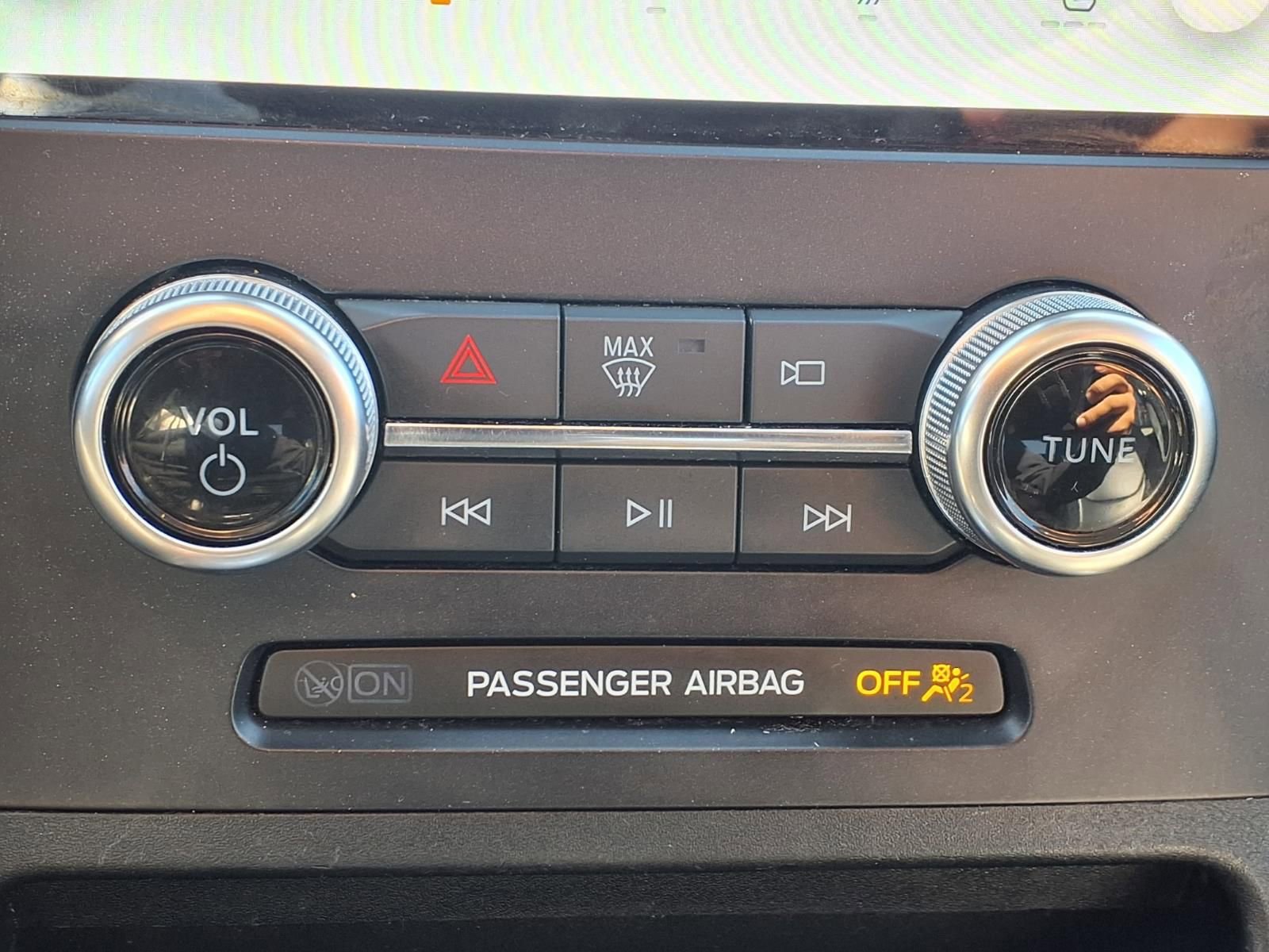 Used 2024 Ford Edge Titanium image 6