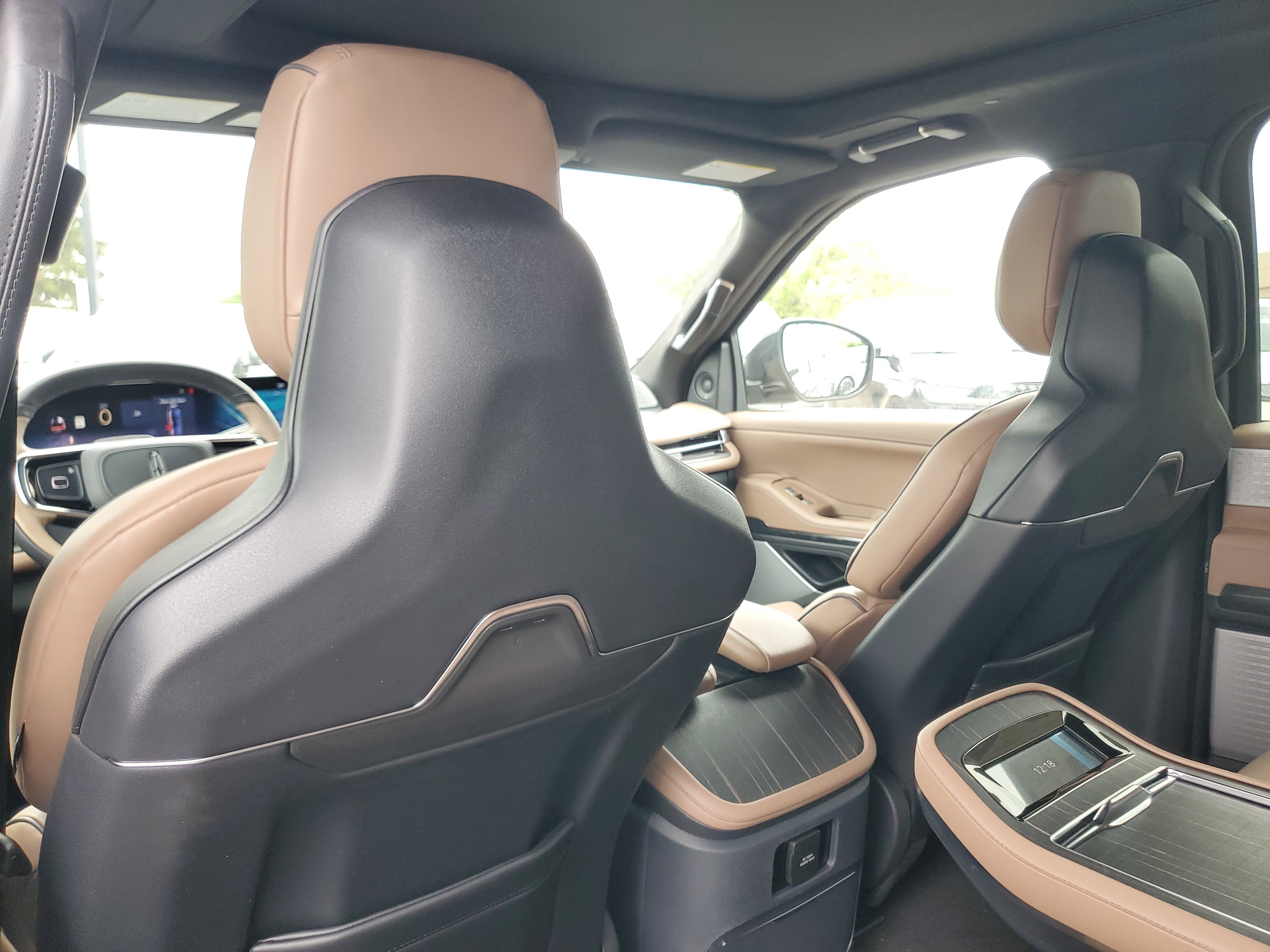 New 2026 Lincoln Navigator L Black Label AWD/4WD image 28