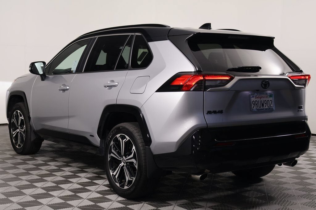 Used 2025 Toyota RAV4 XSE w/ Weather Package AWD/4WD image 6