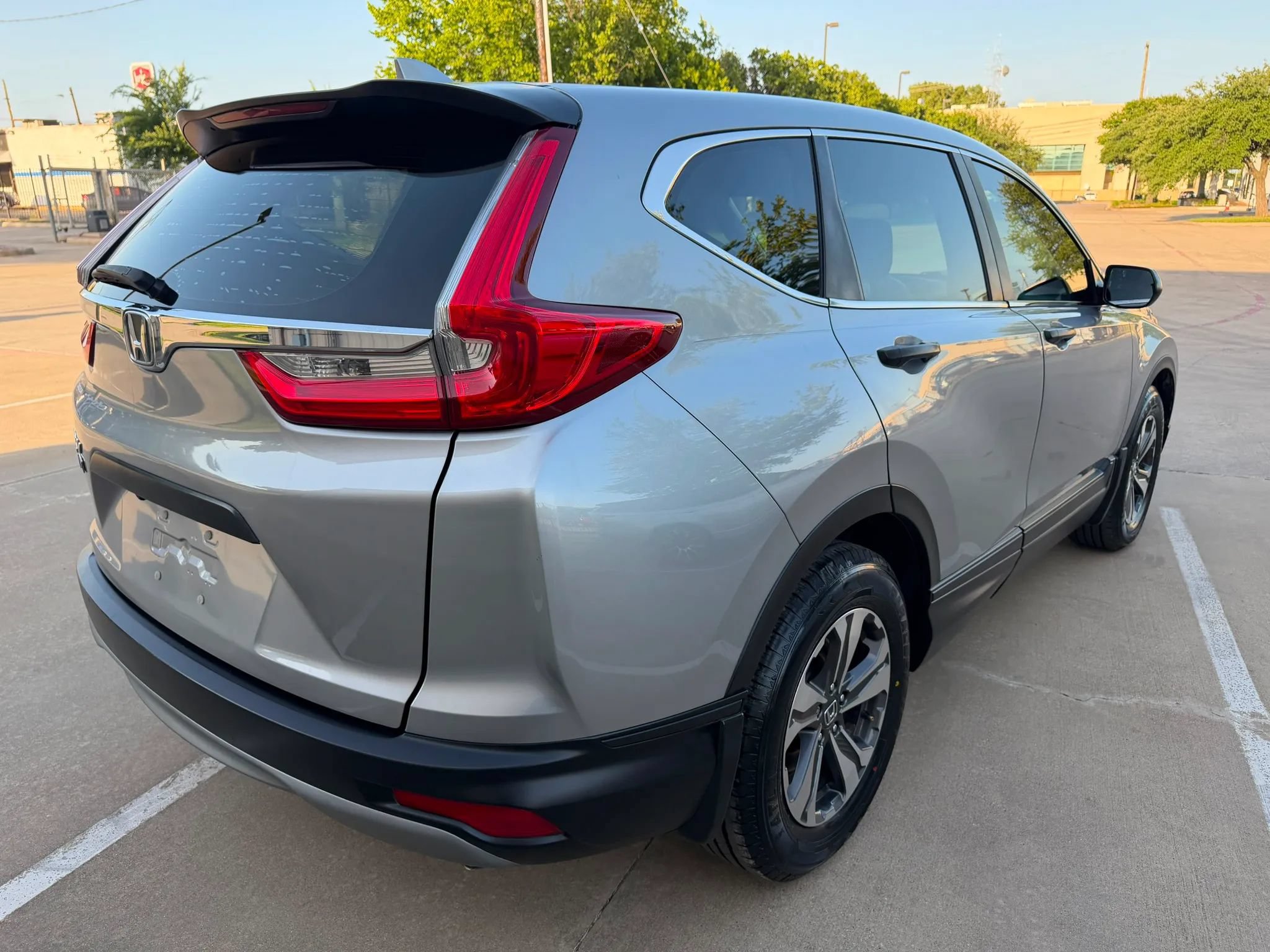 Used 2018 Honda CR-V LX image 4