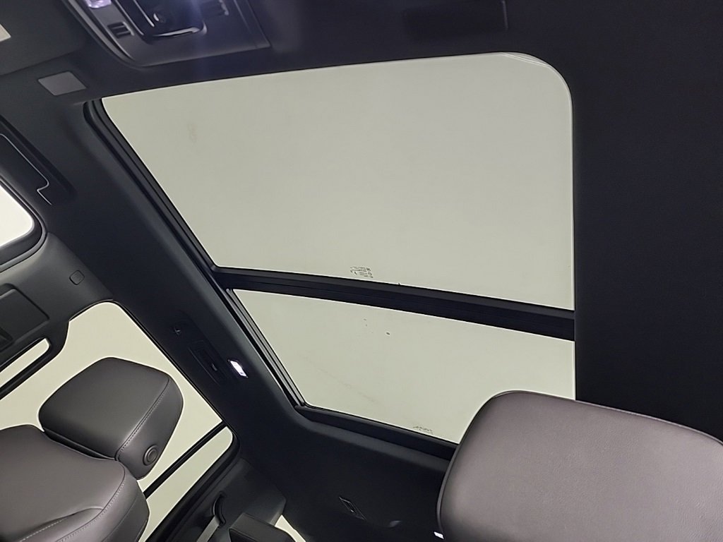 New 2026 Chevrolet Suburban Z71 w/ Comfort Package image 19