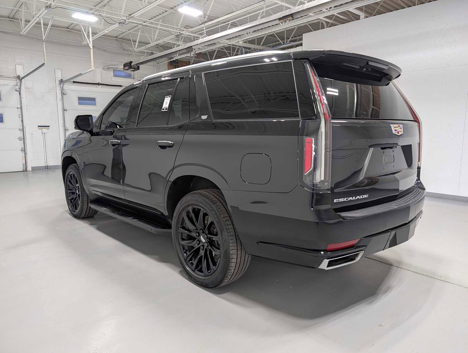 Used 2021 Cadillac Escalade Premium Luxury image 9