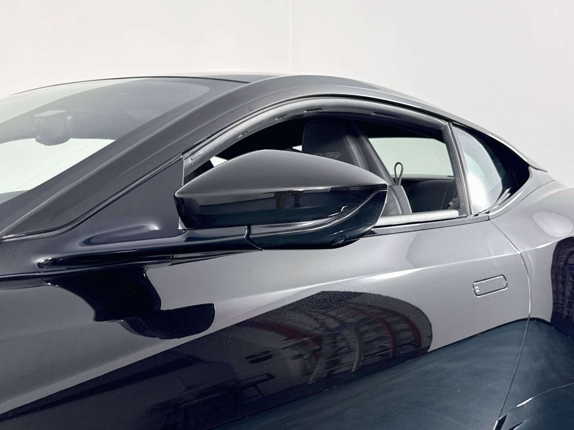 Used 2020 Aston Martin DB11 Coupe RWD image 41