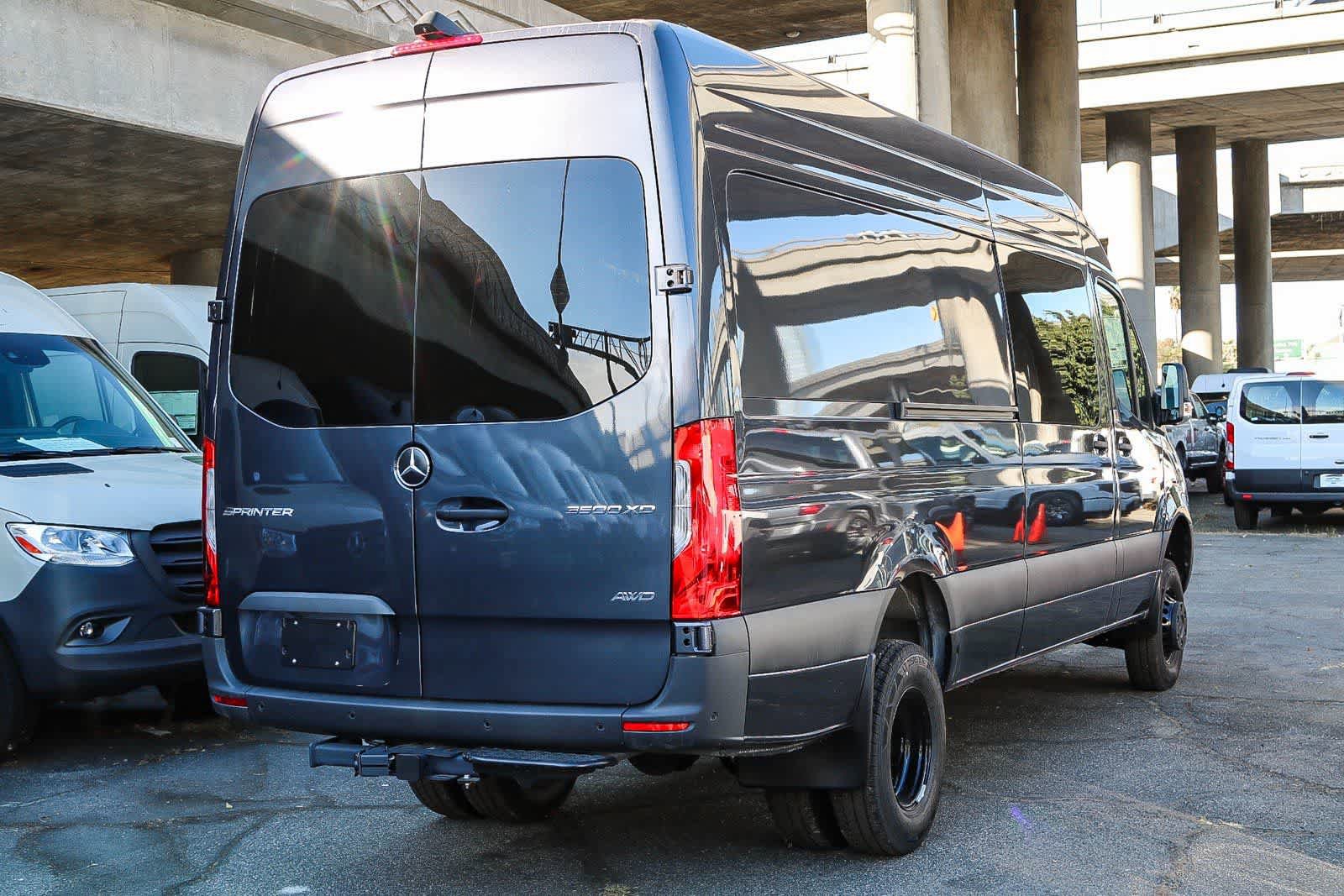 Used 2024 Mercedes-Benz Sprinter 3500 image 6