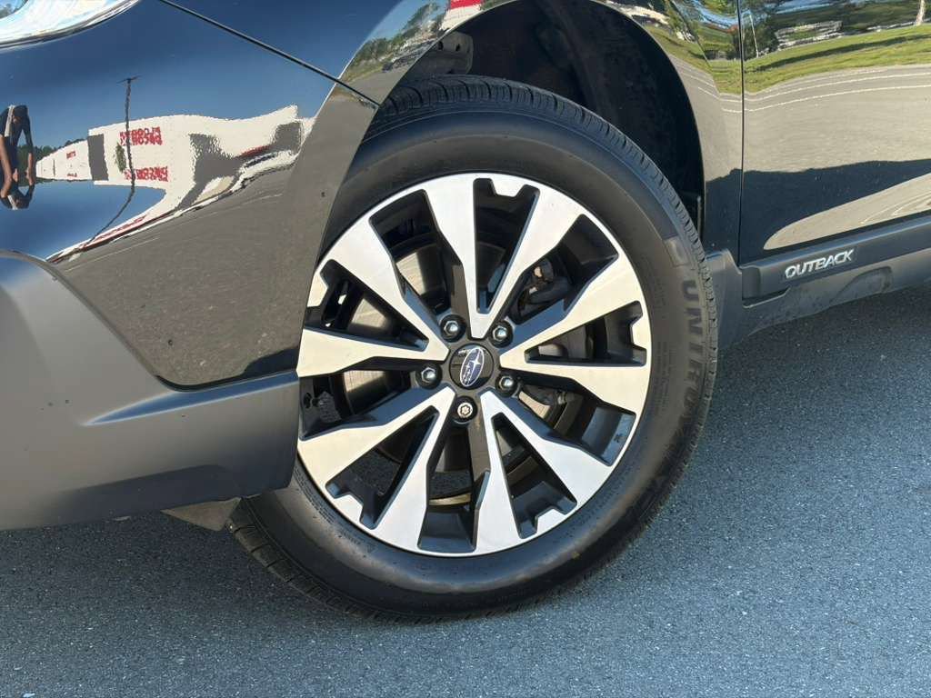 Used 2017 Subaru Outback 2.5i Limited AWD/4WD image 2
