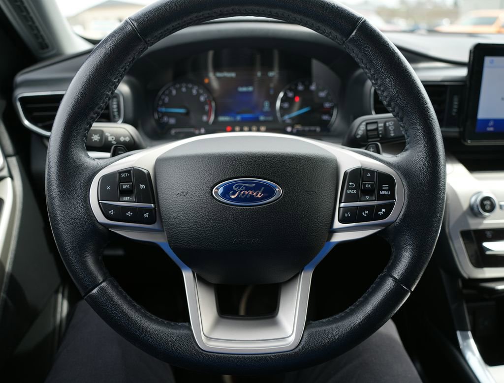 Used 2020 Ford Explorer XLT w/ Equipment Group 202A image 11