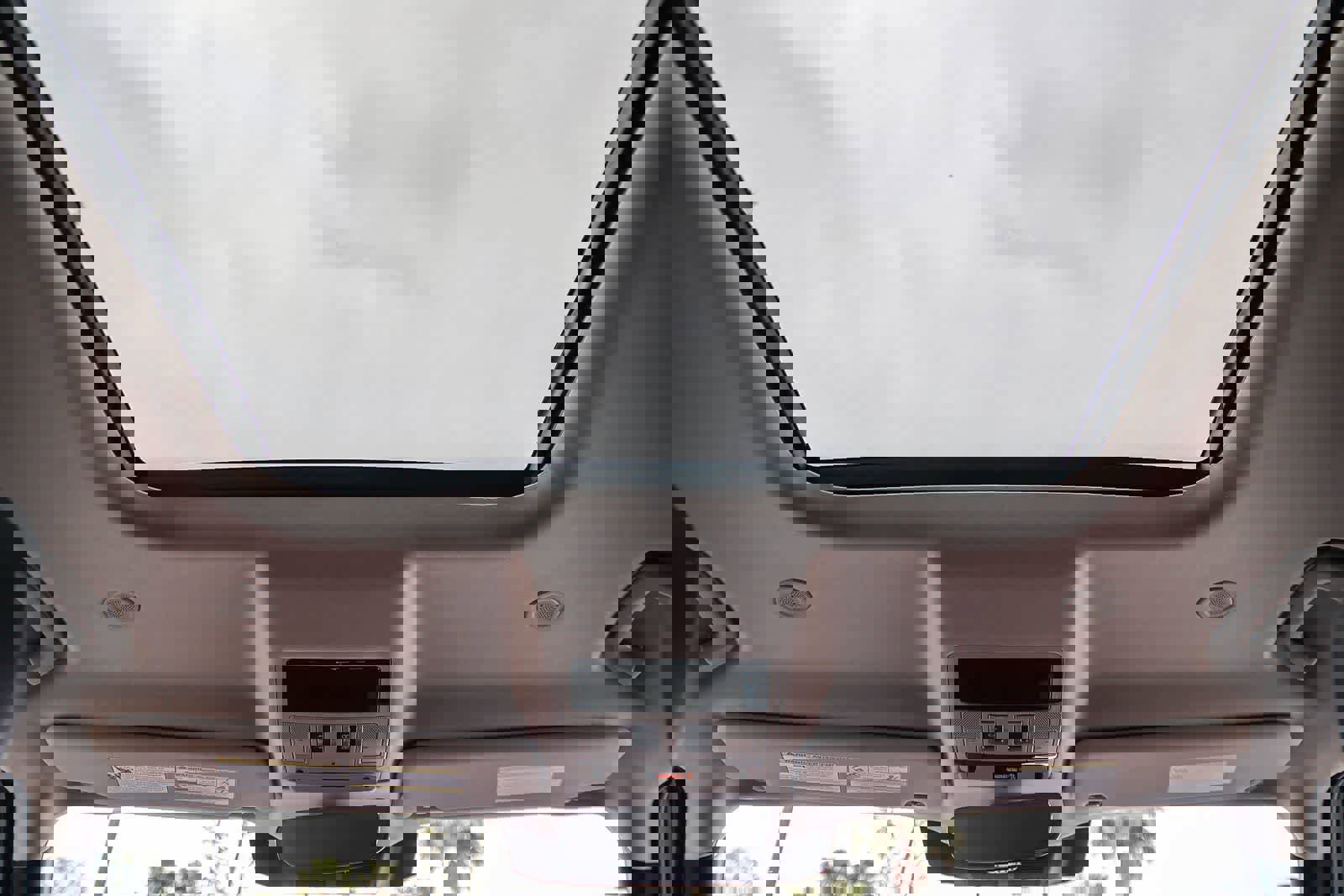 Used 2024 Land Rover Defender 110 S image 16