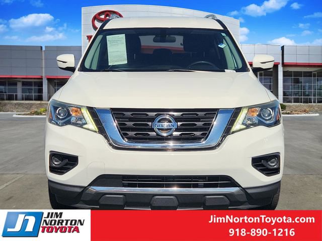Used 2017 Nissan Pathfinder S image 2