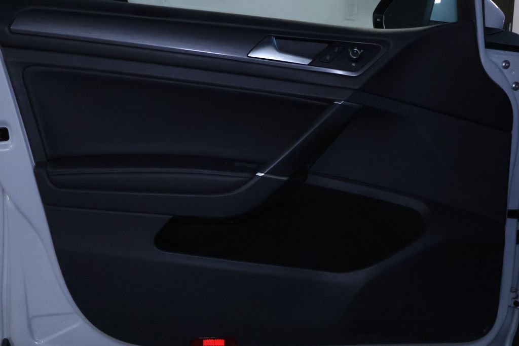 Used 2019 Volkswagen Golf SE FWD image 12