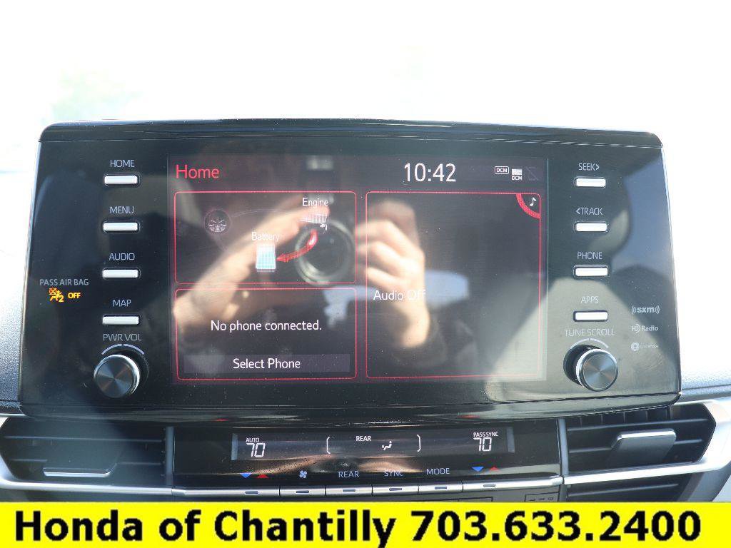 Used 2024 Toyota Sienna XLE image 18