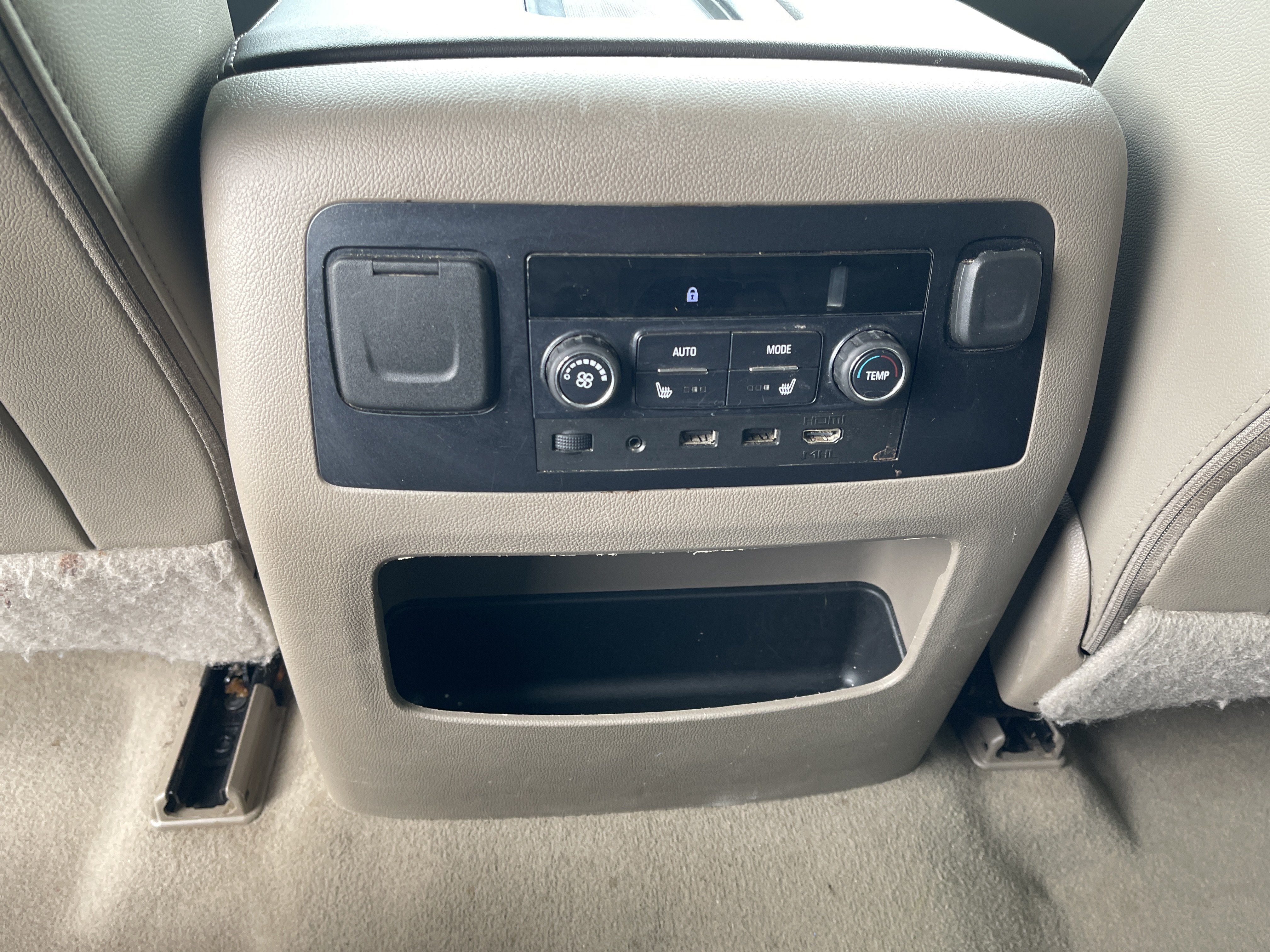 Used 2019 Chevrolet Suburban LT w/ LT Signature Package RWD image 39