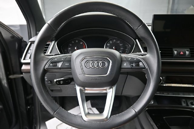 Used 2024 Audi Q5 2.0T Premium w/ Convenience Package AWD/4WD image 24