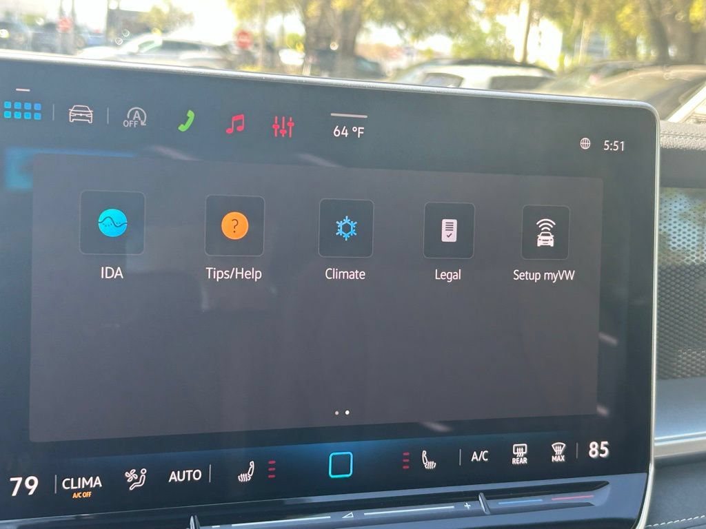 New 2026 Volkswagen Tiguan SE R-Line FWD image 18