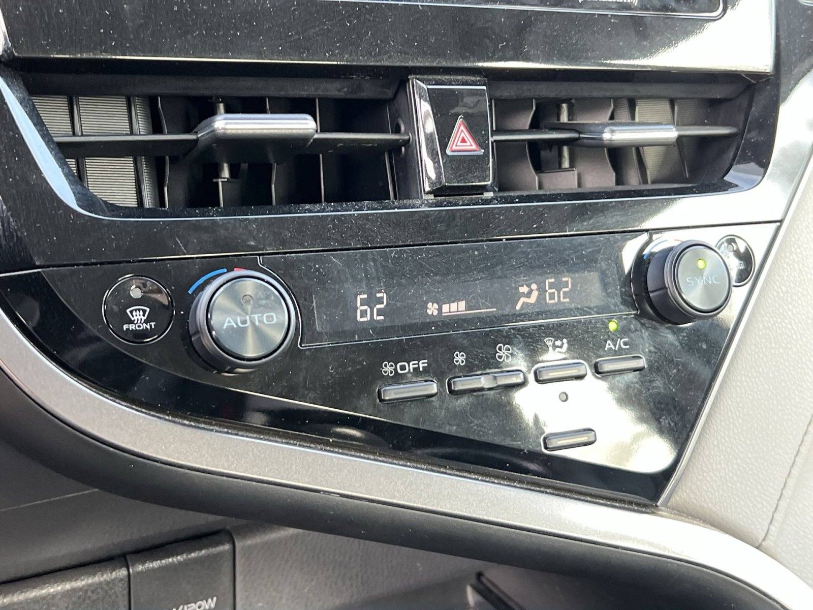 Used 2024 Toyota Camry SE image 21