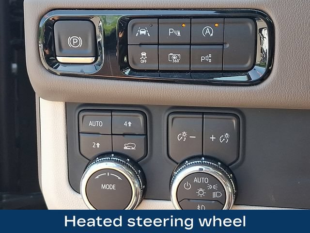 Used 2025 GMC Yukon Denali w/ LPO, Floor Liner Package AWD/4WD image 9