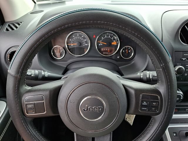 Used 2014 Jeep Compass Latitude AWD/4WD image 16