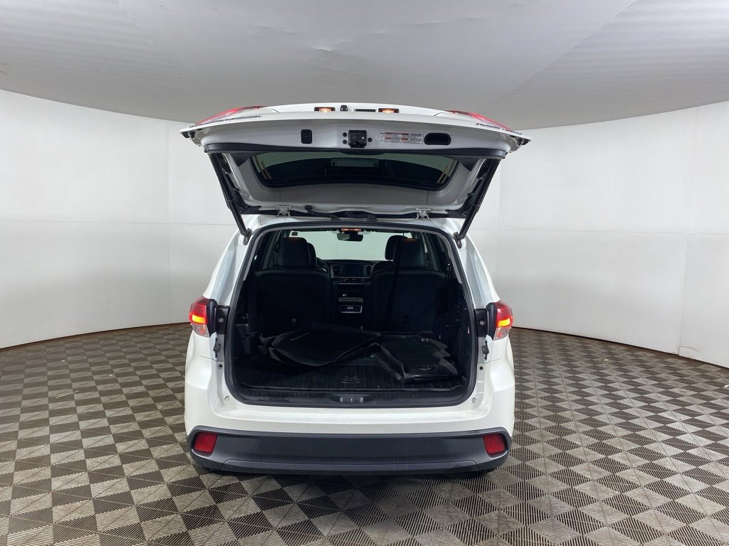 Used 2019 Toyota Highlander XLE image 33