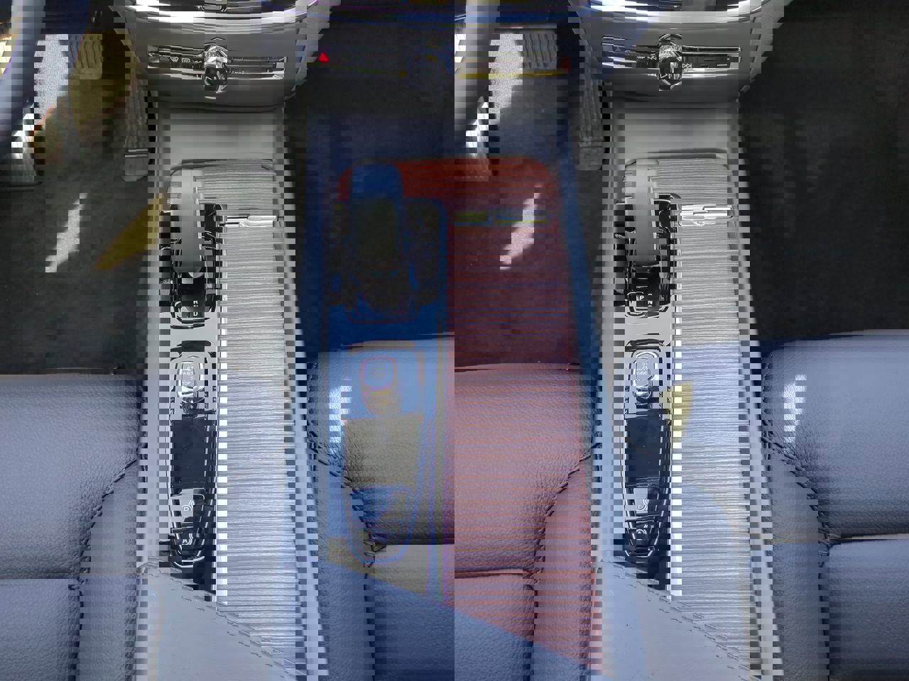 New 2026 Volvo V60 B5 Cross Country Plus w/ Protection Package Premier image 18