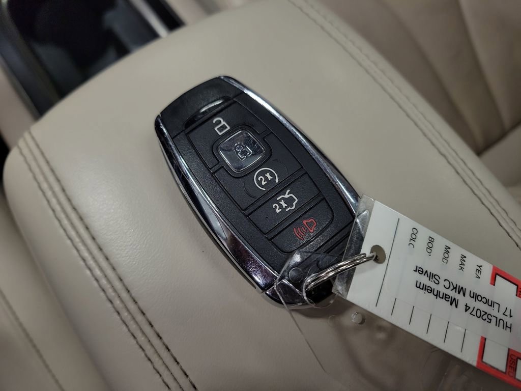 Used 2017 Lincoln MKC Reserve image 16