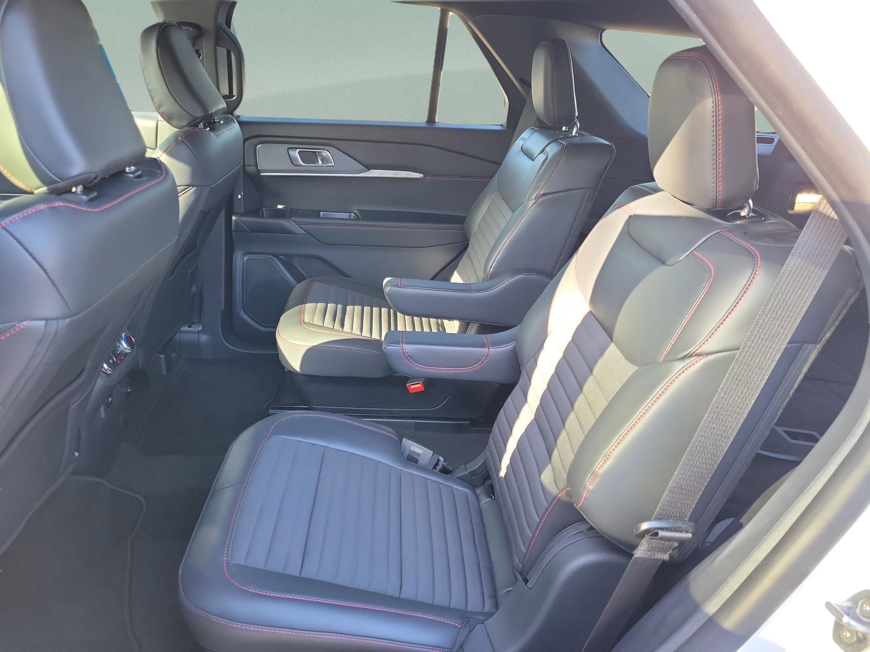 New 2025 Ford Explorer ST-Line w/ Premium Package image 25