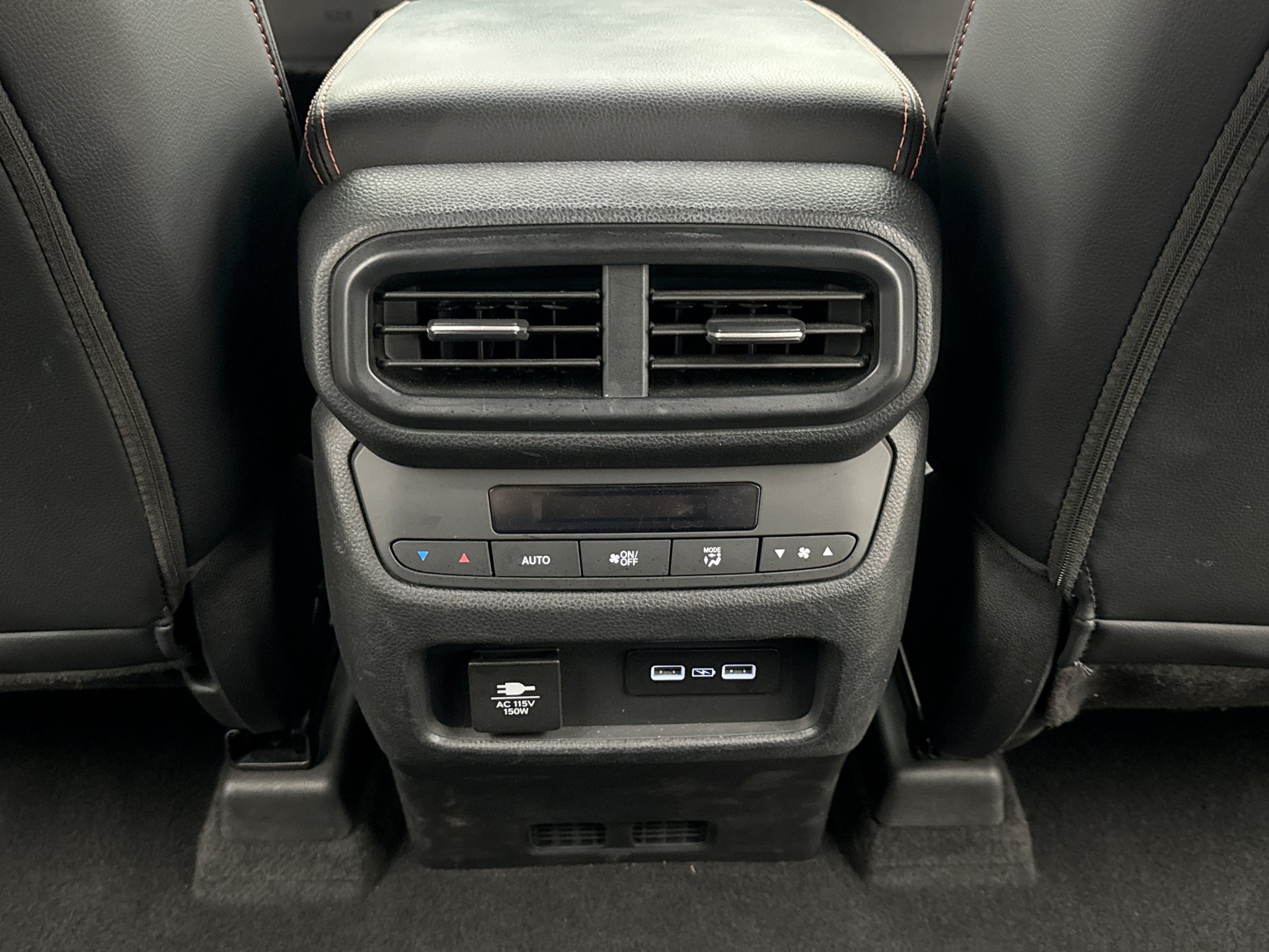Used 2023 Honda Pilot TrailSport image 16