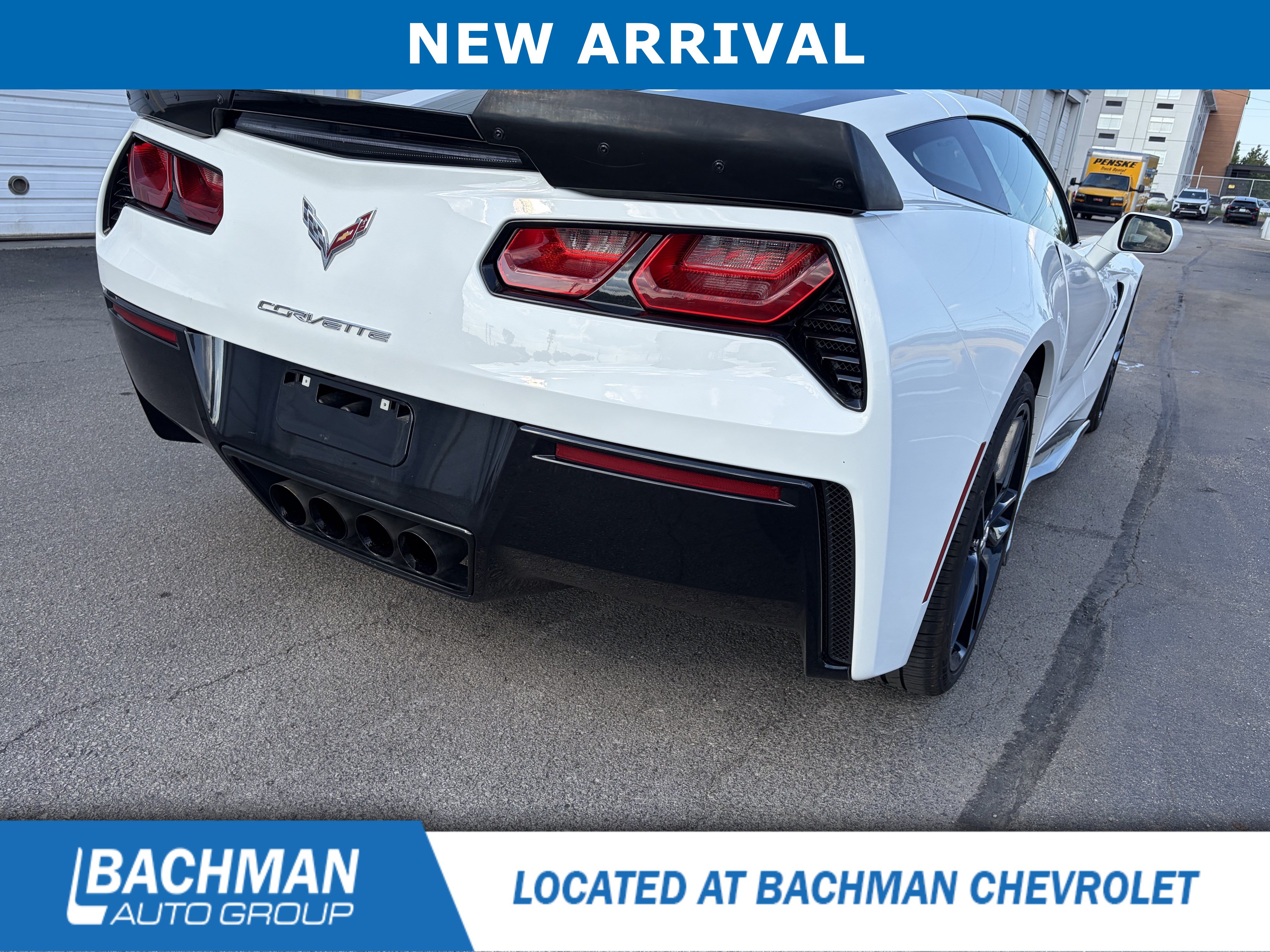 Used 2018 Chevrolet Corvette Stingray Coupe w/ 1LT RWD image 4