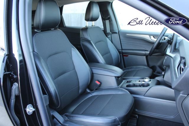 New 2025 Ford Escape SE FWD image 7