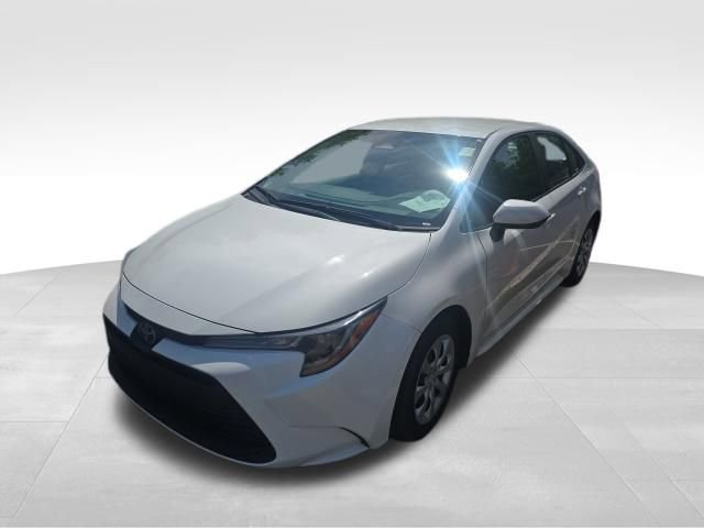 Used 2025 Toyota Corolla LE FWD image 9