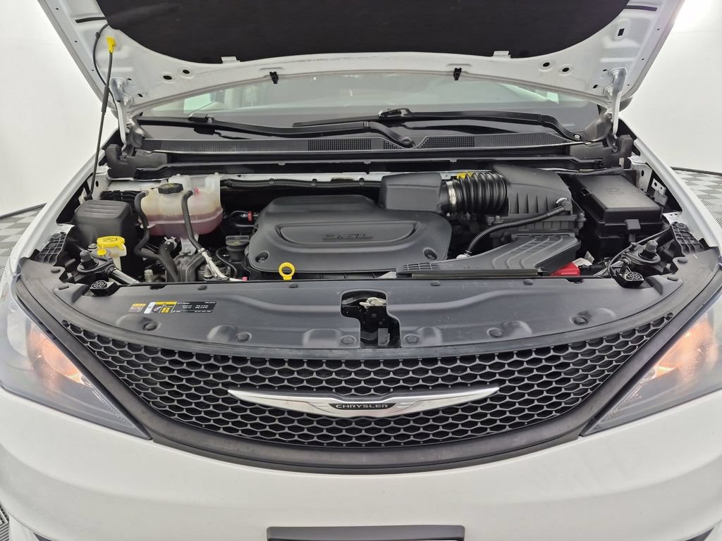 Used 2023 Chrysler Voyager LX FWD image 37