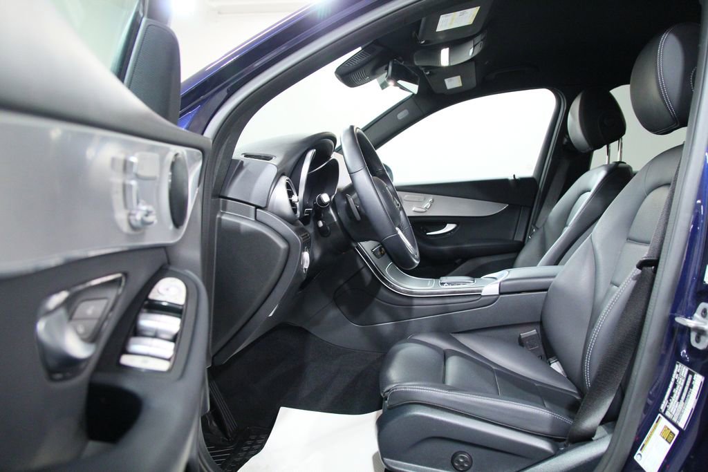 Certified 2022 Mercedes-Benz GLC 300 4MATIC image 4