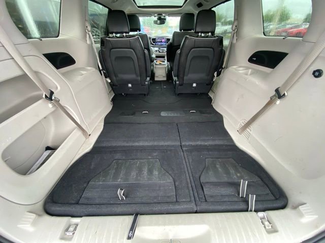 Used 2023 Chrysler Pacifica Limited image 28