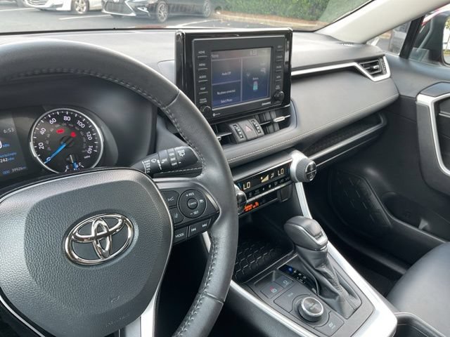 Used 2021 Toyota RAV4 XLE Premium AWD/4WD image 33