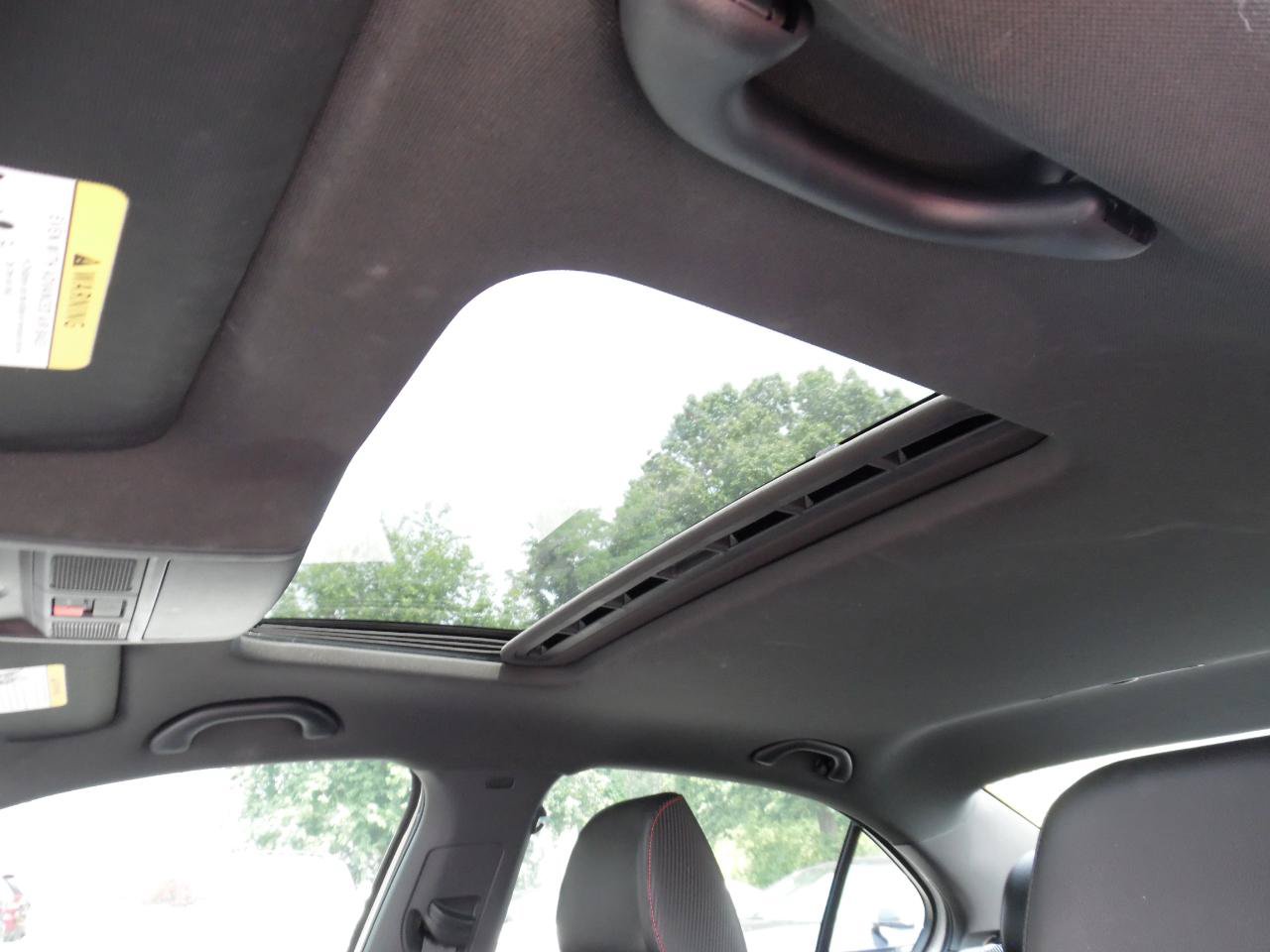 Used 2015 Volkswagen Jetta GLI SE FWD image 17