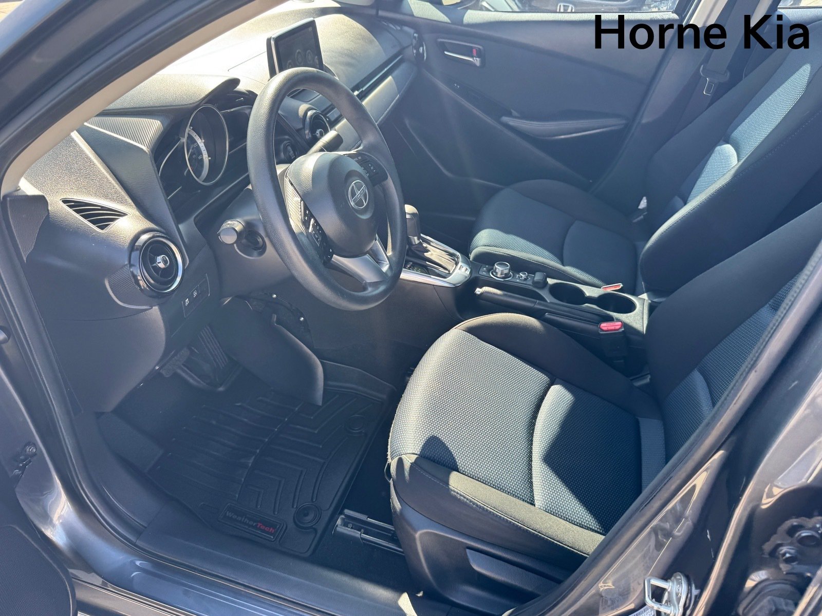Used 2016 Scion iA FWD image 9